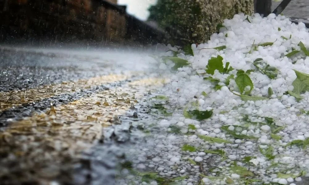 Έντονη χαλαζόπτωση σε οικισμούς της Ροδόπης - Το χαλάζι «έστρωσε» δρόμους